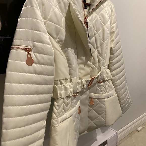 Beige Coat - Picture 2 of 4